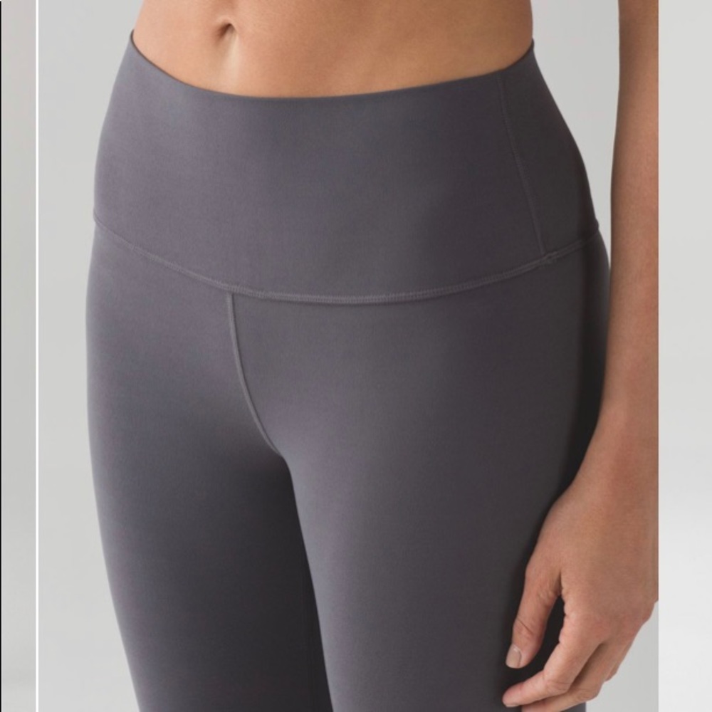 Lululemon dark carbon align crops 4